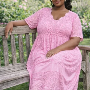 Spetsklänning Emma rosa stl.44-56