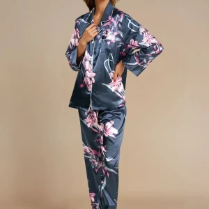 Satinpyjamas 2-set blommig petrol