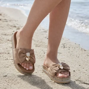 Sandal med rosett & hjärta beige