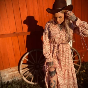 rebell boho western långklänning rosa toner